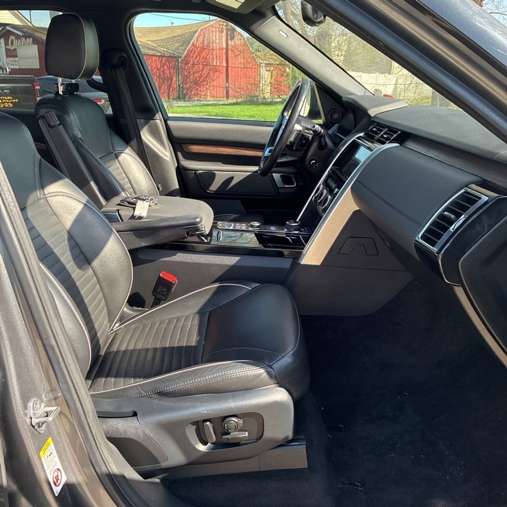 Used 2018 Land Rover Discovery HSE AWD/4WD image 6