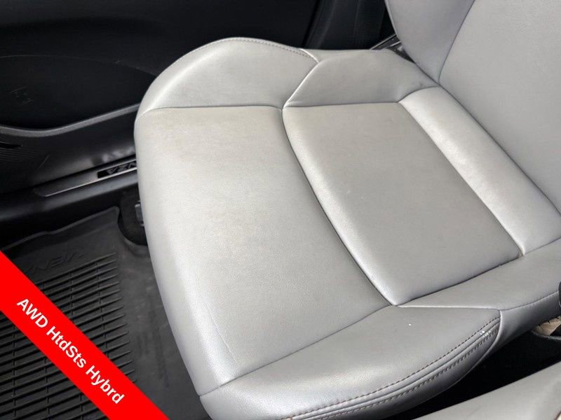 Used 2022 Toyota Venza XLE image 27