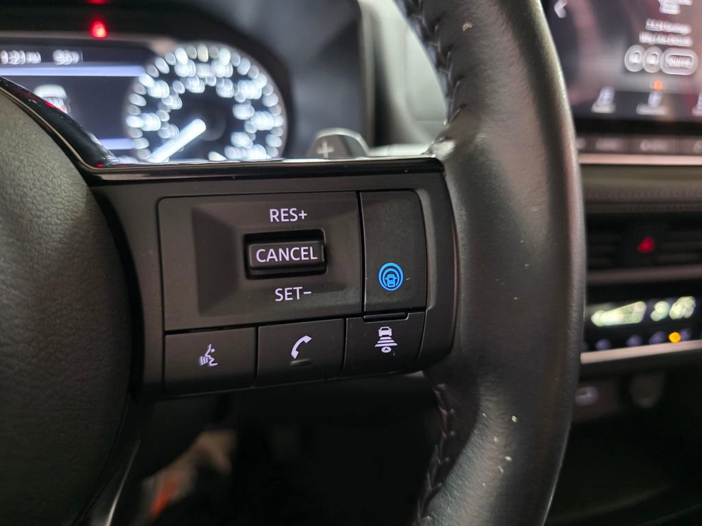 Used 2023 Nissan Rogue SV w/ SV Premium B Package image 27