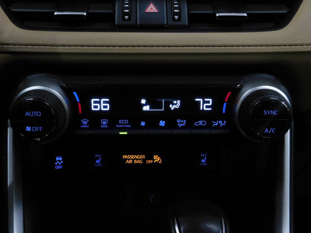 Used 2020 Toyota RAV4 Limited w/ Carpet Mat Package image 47