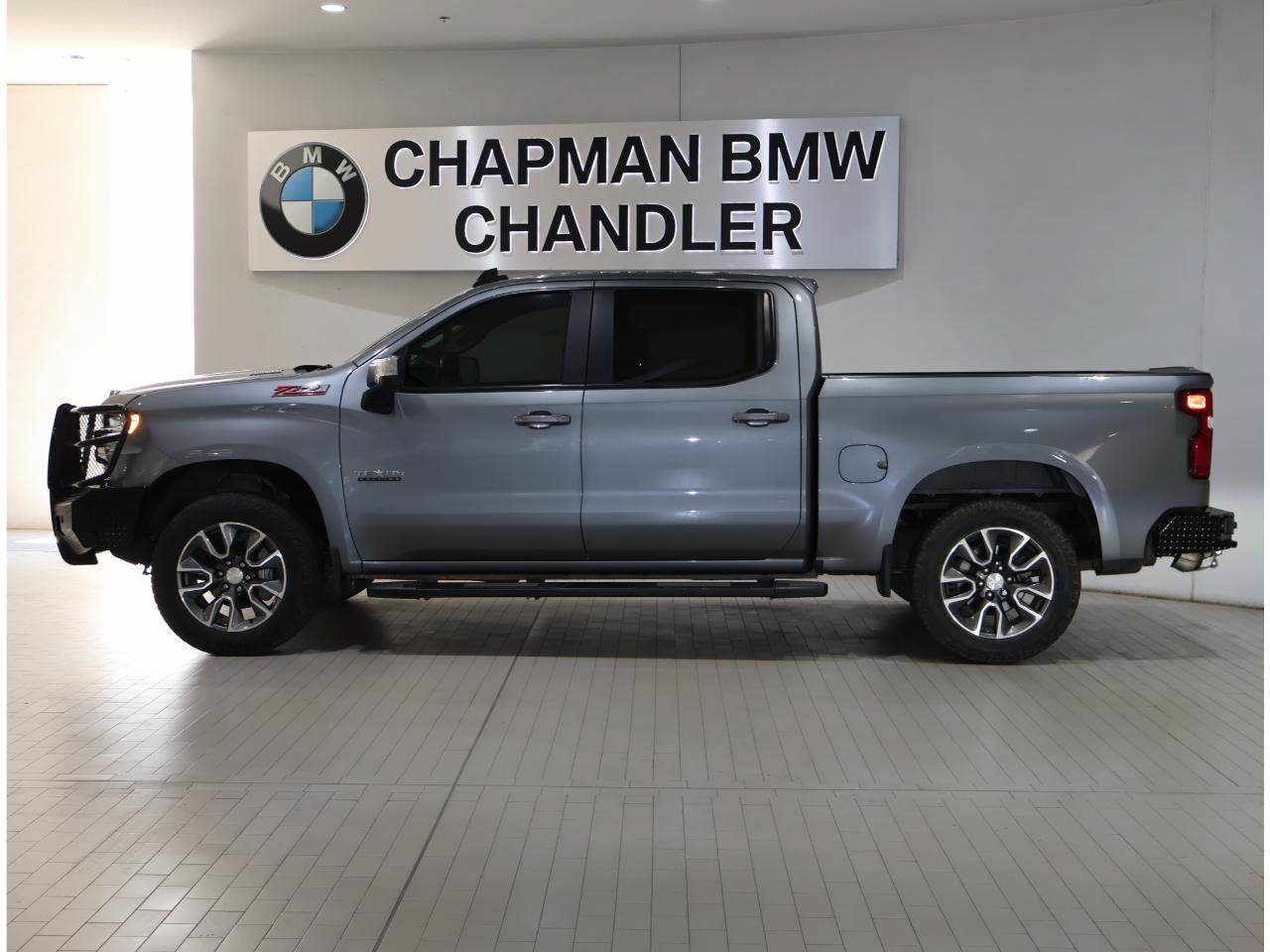 Used 2021 Chevrolet Silverado 1500 LT w/ Z71 Off-Road Package AWD/4WD image 3