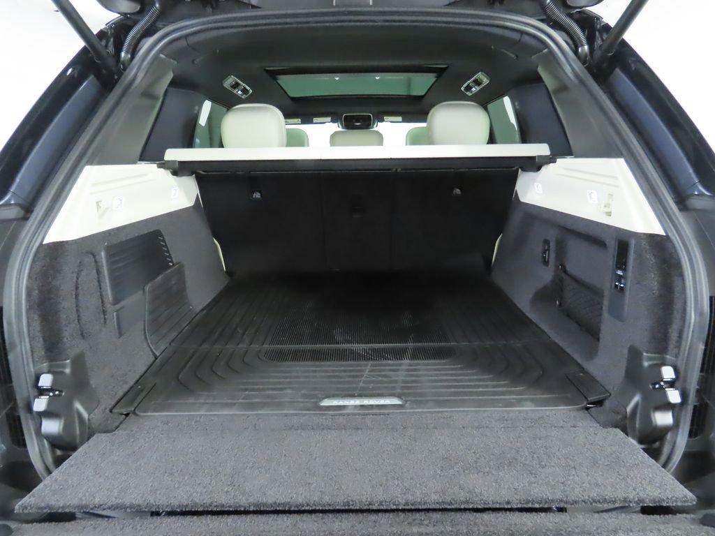 New 2025 Land Rover Range Rover SE image 29