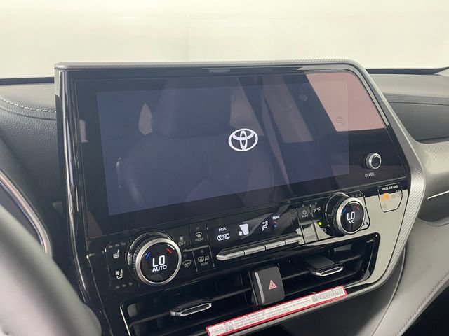 New 2026 Toyota Highlander Platinum AWD/4WD image 5