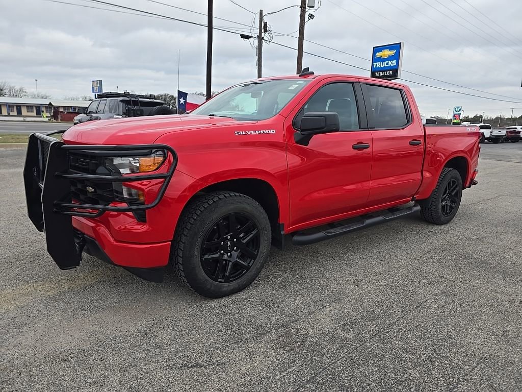 Used 2023 Chevrolet Silverado 1500 Custom image 1