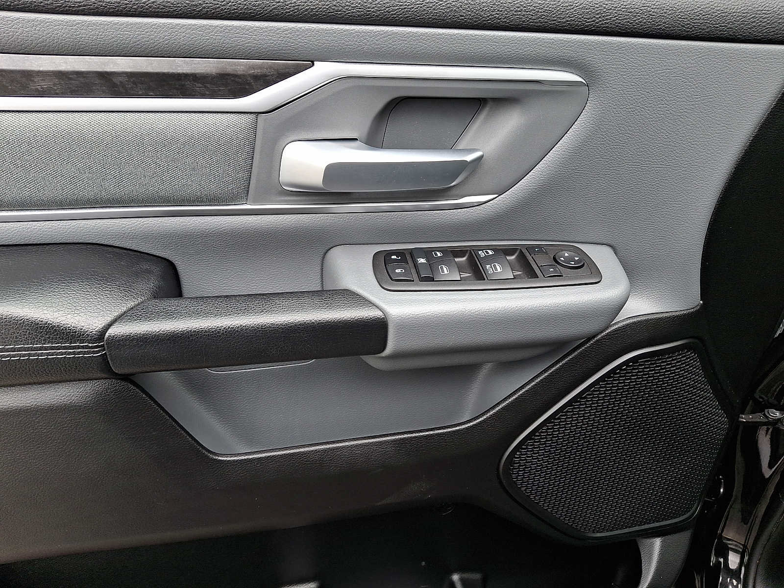 Used 2022 RAM 1500 Big Horn AWD/4WD image 12