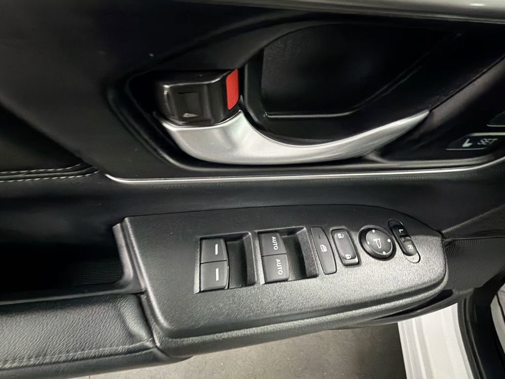 Used 2021 Honda CR-V Touring image 24