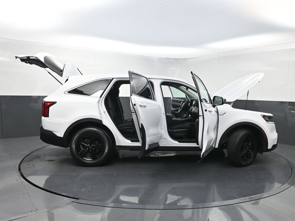 Used 2022 Kia Sorento LX image 34