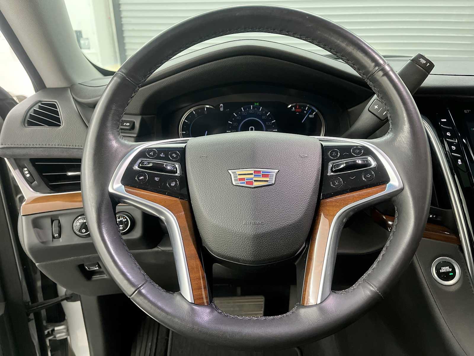 Used 2019 Cadillac Escalade ESV Premium Luxury AWD/4WD image 17