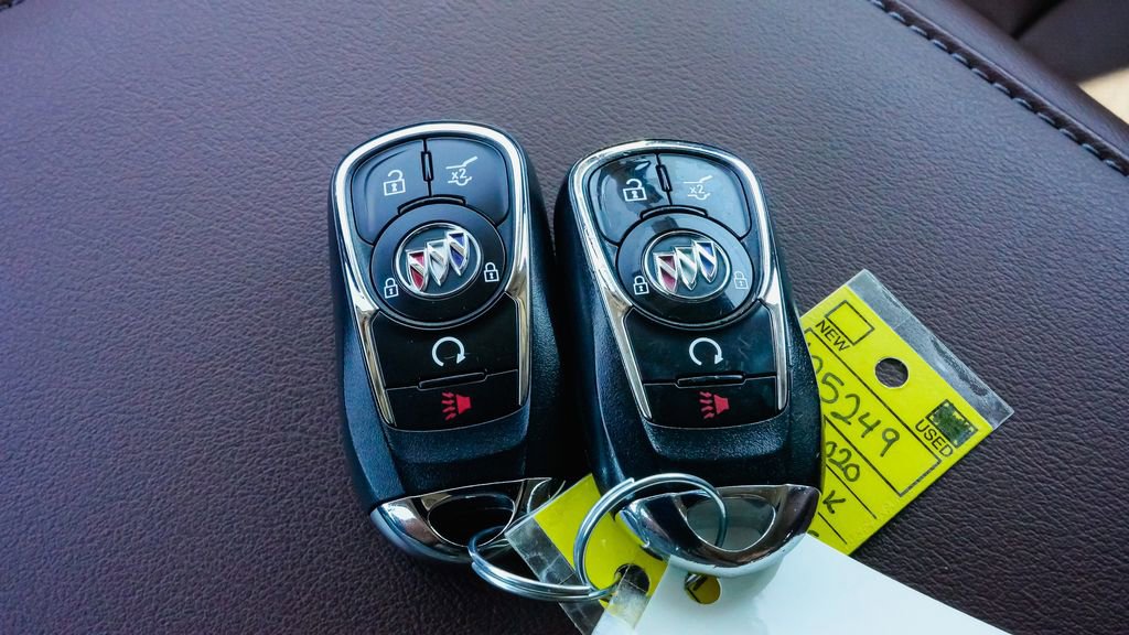 Used 2020 Buick Enclave Avenir w/ Avenir Technology Package image 27