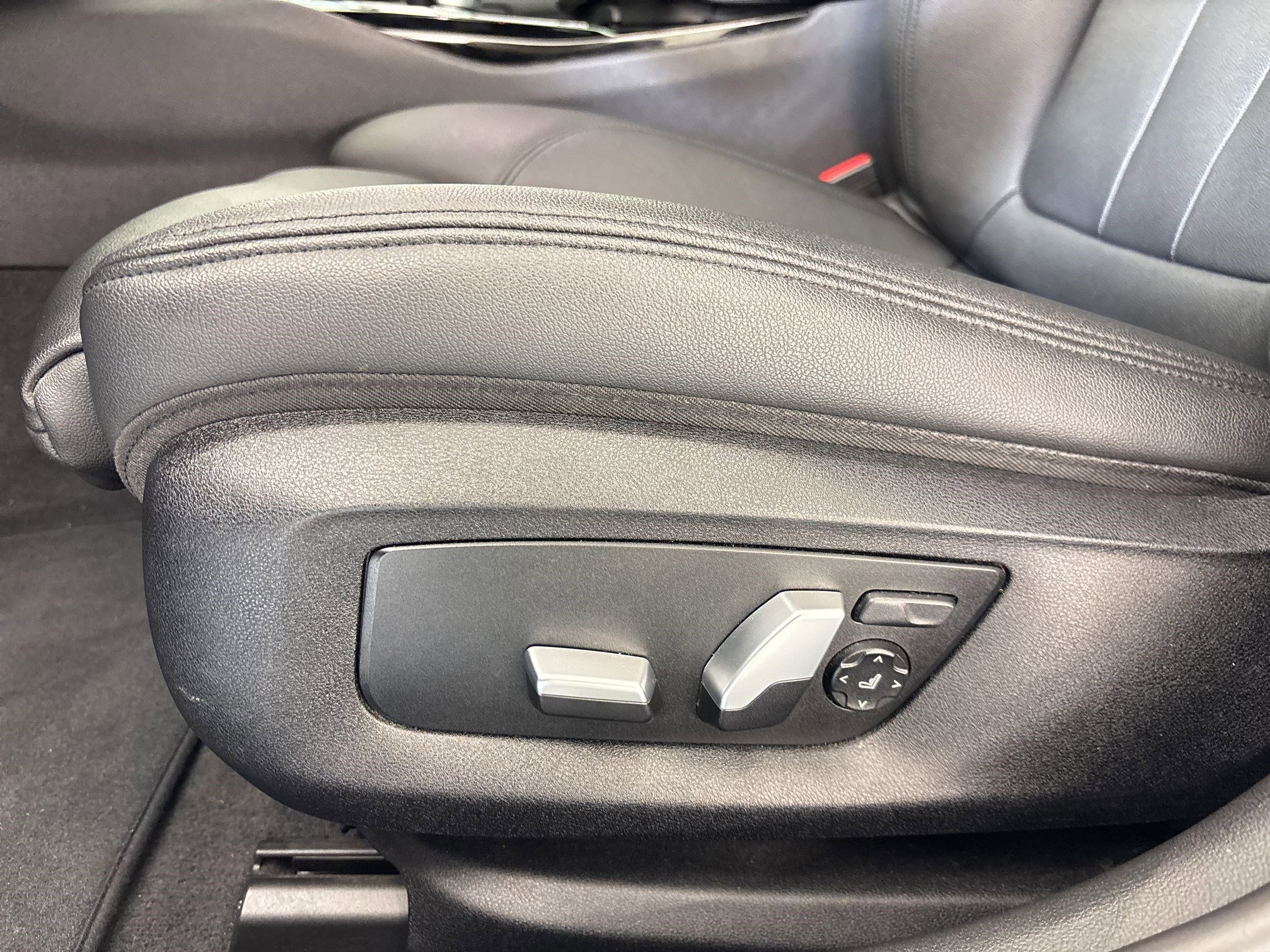 Used 2020 BMW 530i w/ Convenience Package image 12