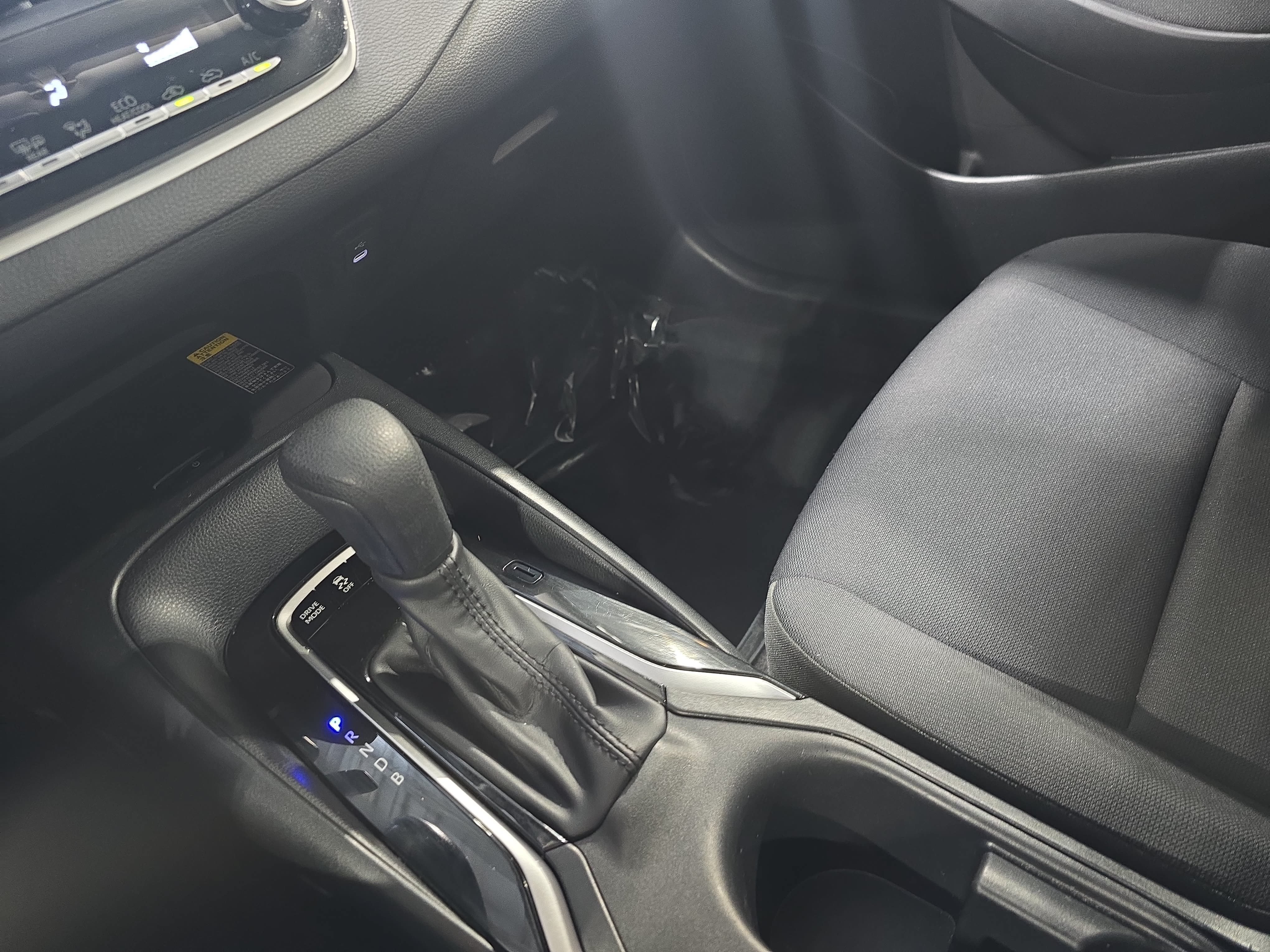 Used 2025 Toyota Corolla LE w/ LE Premium Package FWD image 25