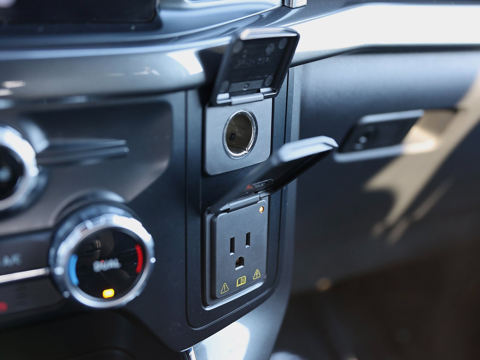 Used 2023 Ford F150 XLT w/ Equipment Group 302A High image 32