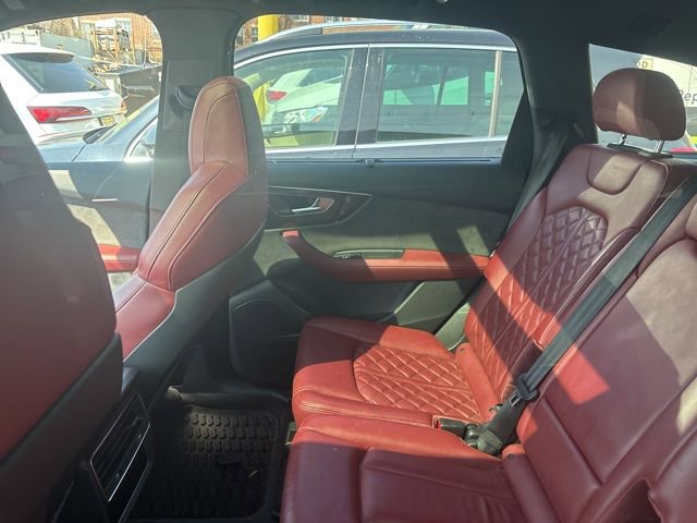 Certified 2022 Audi SQ7 Premium Plus w/ SQ7 Executive Package image 5
