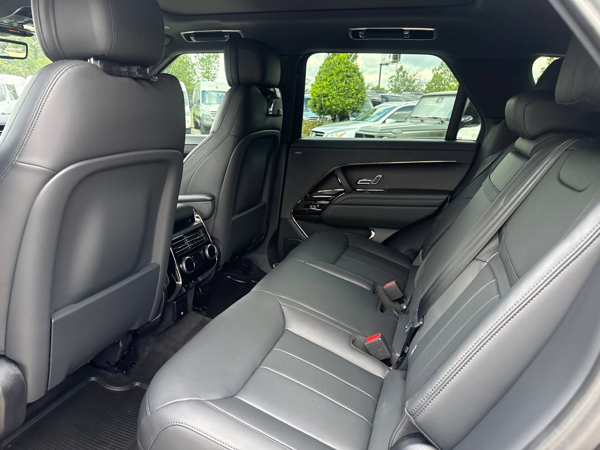 Used 2025 Land Rover Range Rover Sport Dynamic SE AWD/4WD image 10