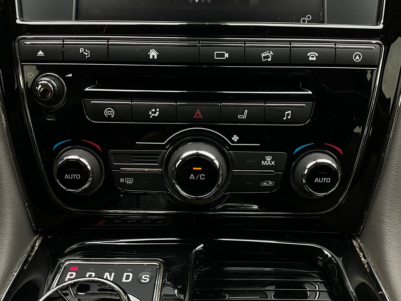 Used 2016 Jaguar XJ R-Sport image 30