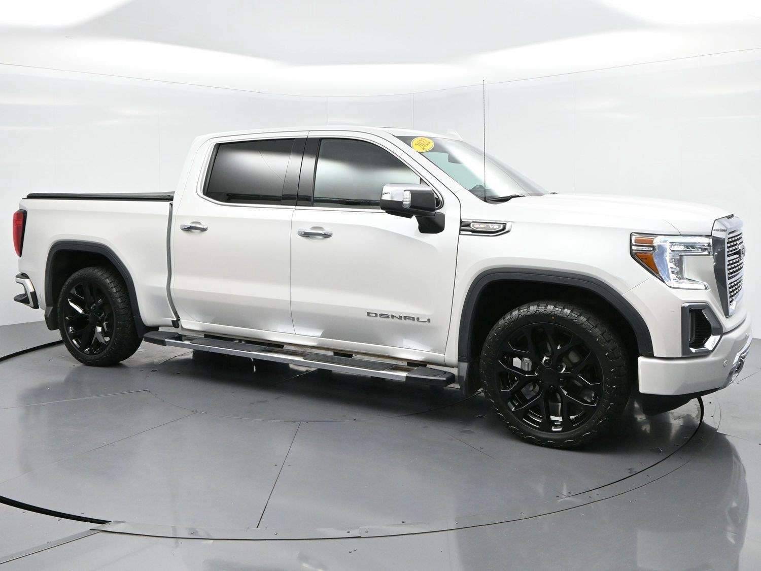Used 2022 GMC Sierra 1500 Denali w/ Driver Alert Package II AWD/4WD image 5