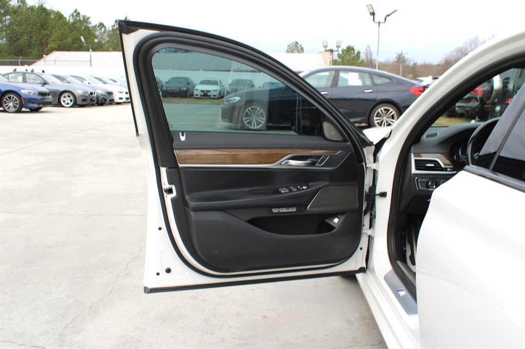 Used 2016 BMW 750i xDrive AWD/4WD image 42
