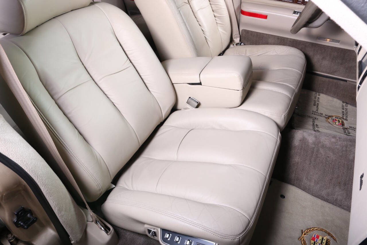 Used 1994 Cadillac Fleetwood Brougham RWD image 77