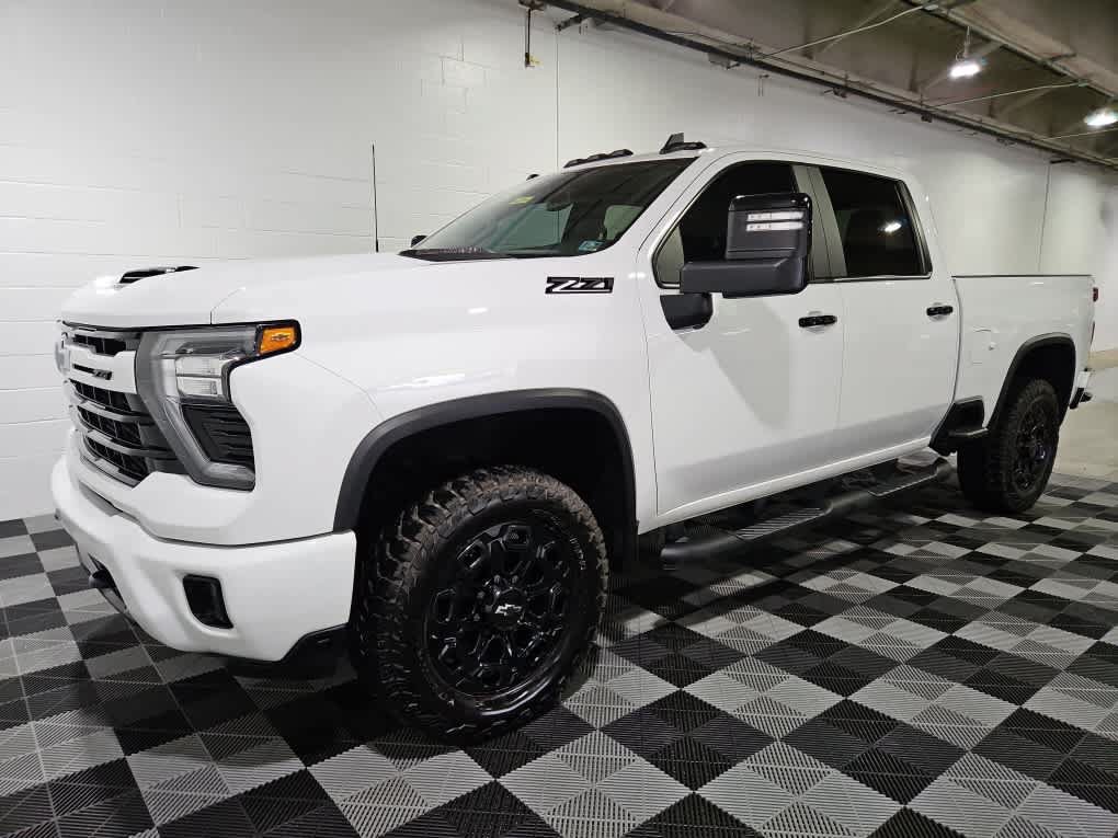 Used 2024 Chevrolet Silverado 3500 LT w/ Z71 Sport Edition AWD/4WD image 6