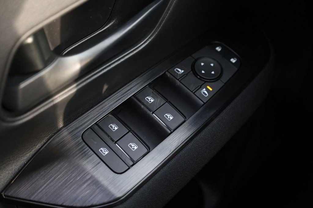 New 2026 Nissan Kicks S image 18