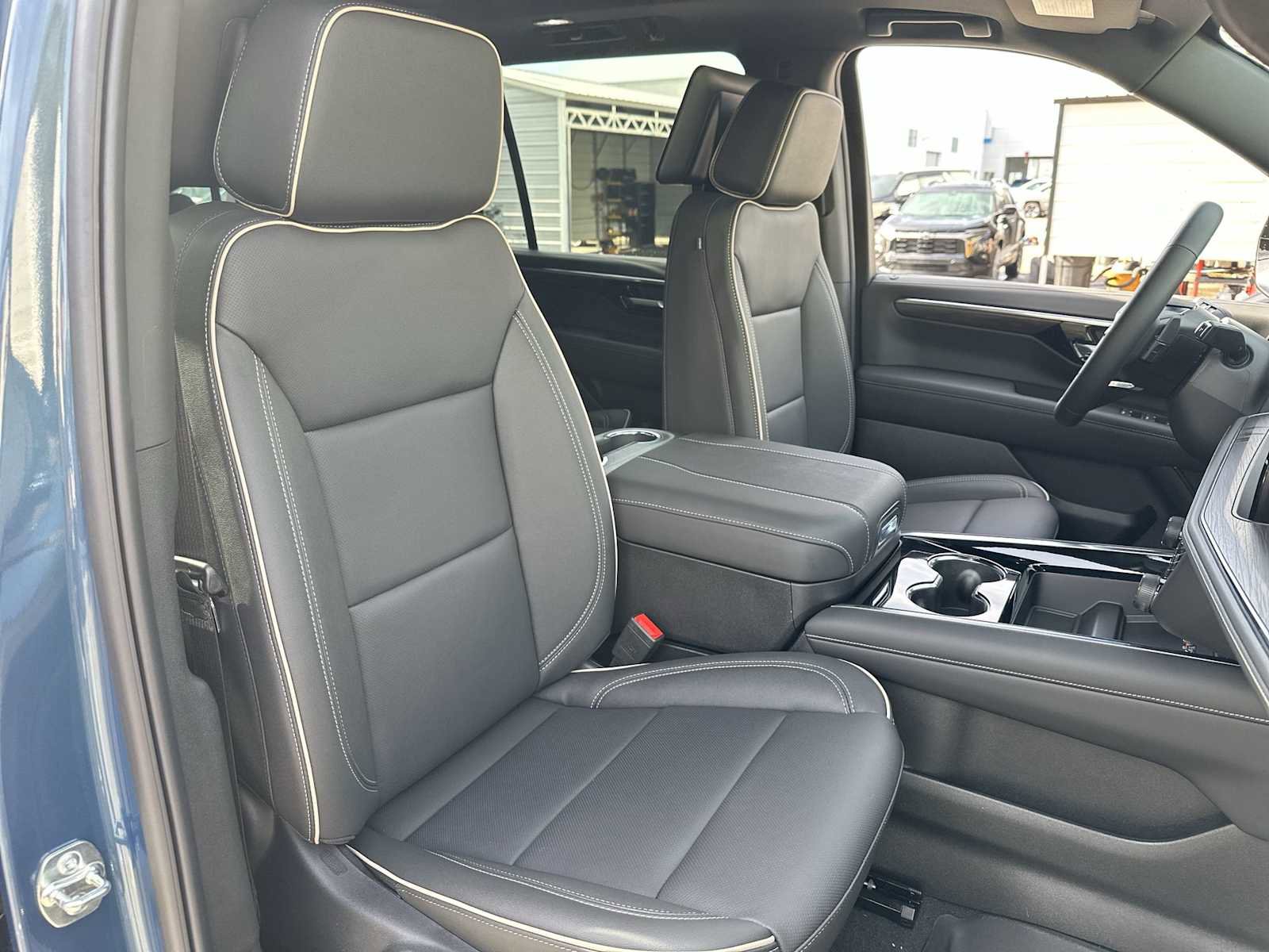 New 2026 Chevrolet Suburban Premier image 19