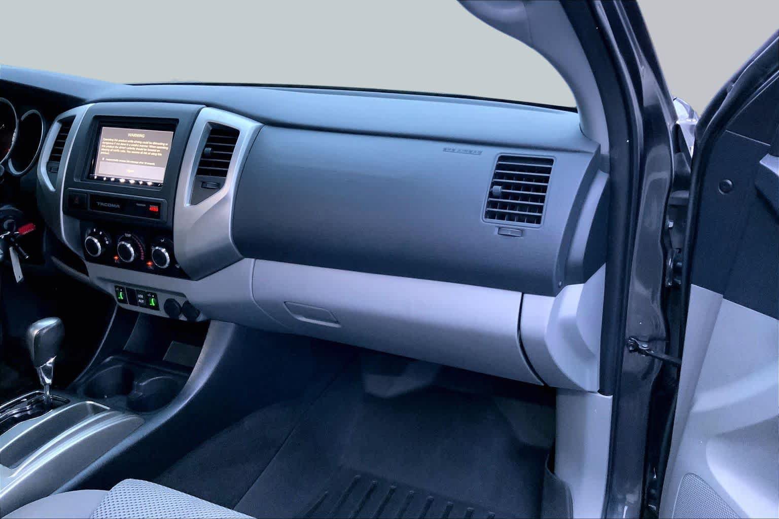 Used 2015 Toyota Tacoma PreRunner w/ TRD Sport Package RWD image 18