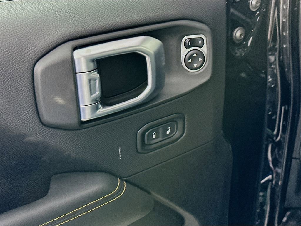 New 2026 Jeep Gladiator Sahara image 23