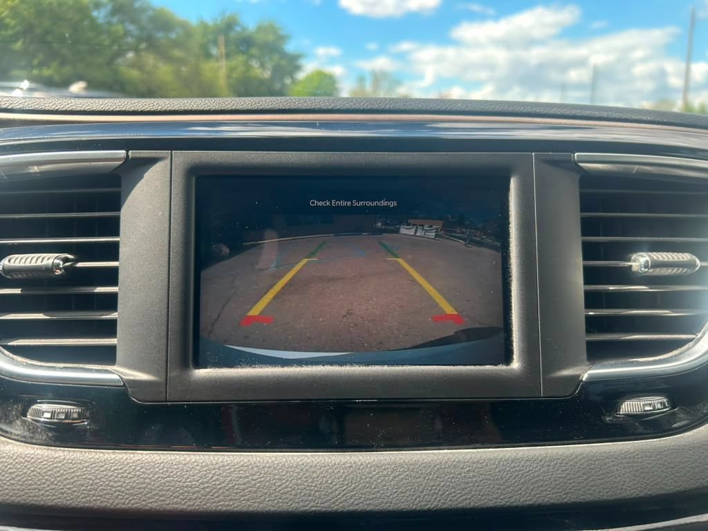 Used 2023 Chrysler Voyager LX FWD image 9