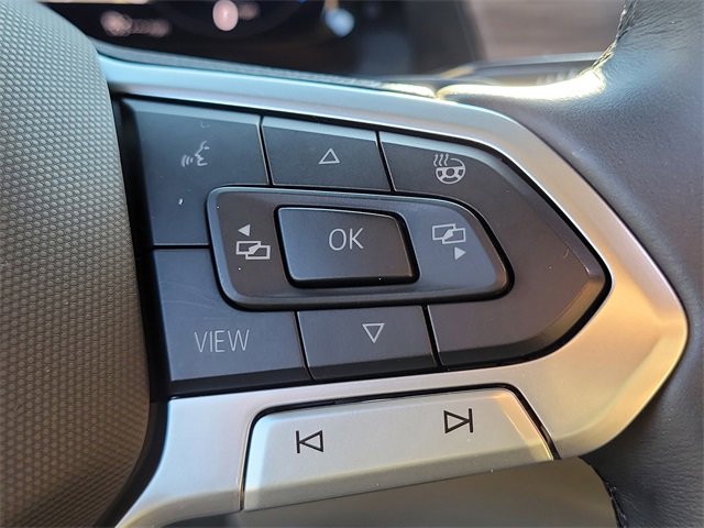 Used 2024 Volkswagen Atlas SEL Premium R-Line image 11