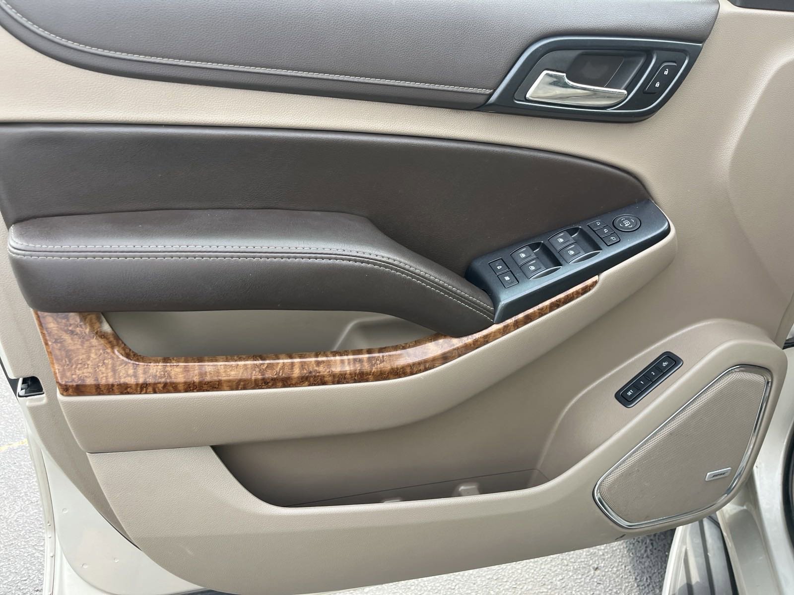 Used 2015 Chevrolet Tahoe LTZ image 11