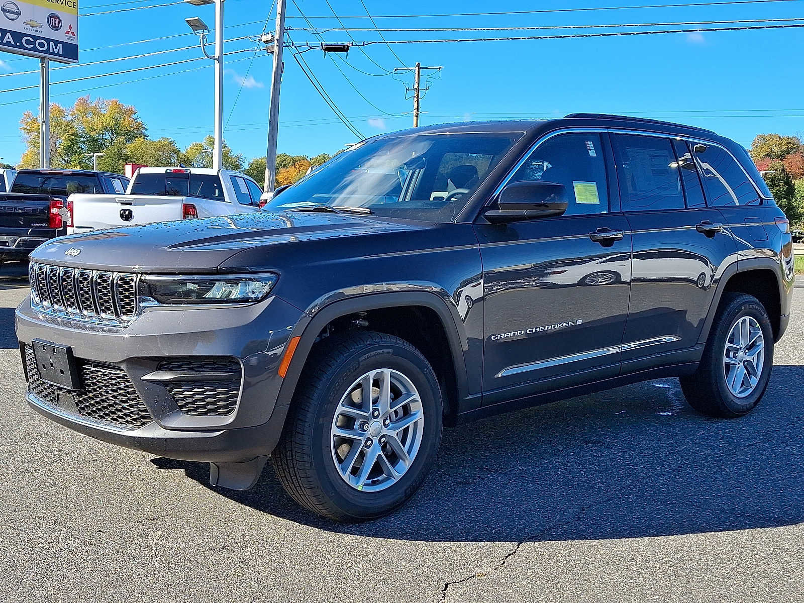 New 2025 Jeep Grand Cherokee Laredo X w/ Luxury Tech Group I image 2