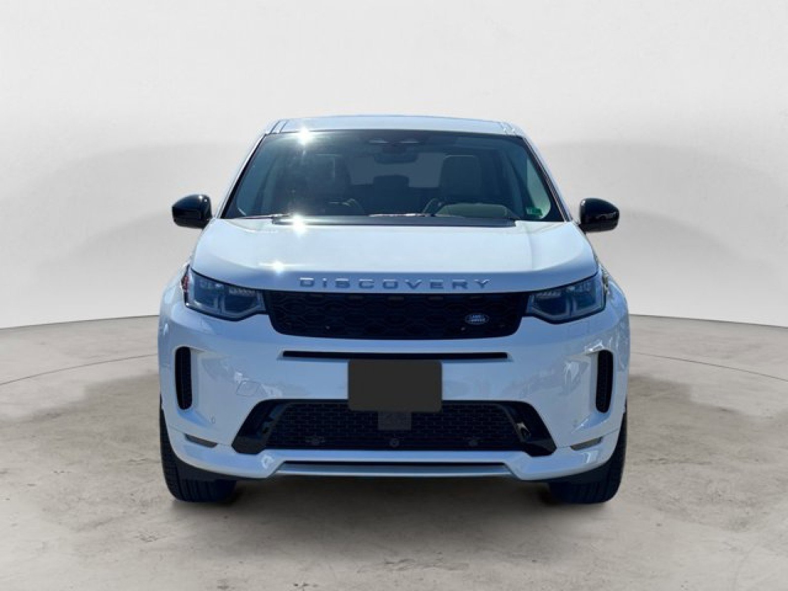 Used 2025 Land Rover Discovery Sport S image 8