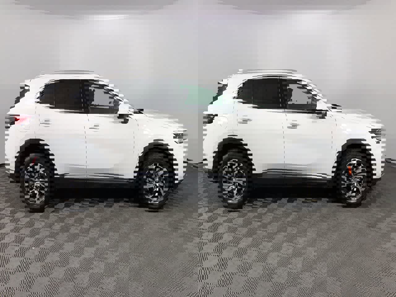 Used 2023 Buick Envision Essence image 9