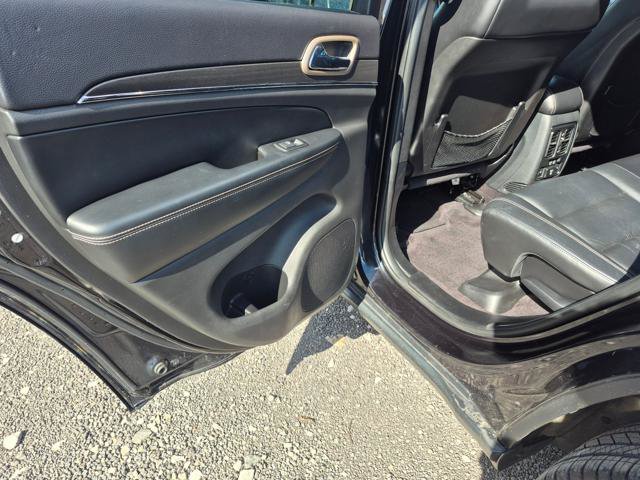 Used 2016 Jeep Grand Cherokee Limited AWD/4WD image 7