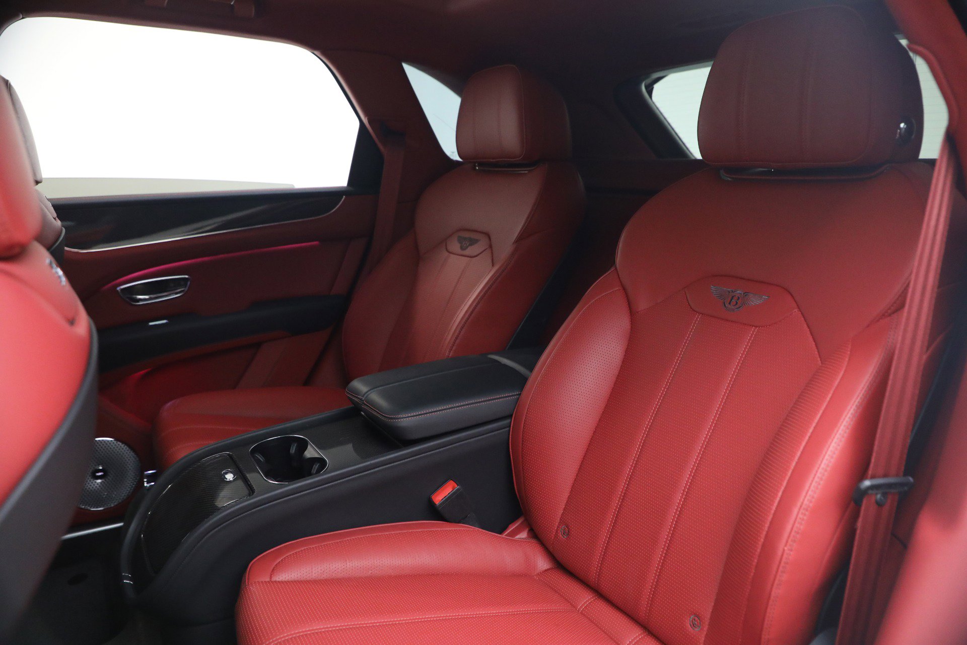 Used 2023 Bentley Bentayga AWD/4WD image 24