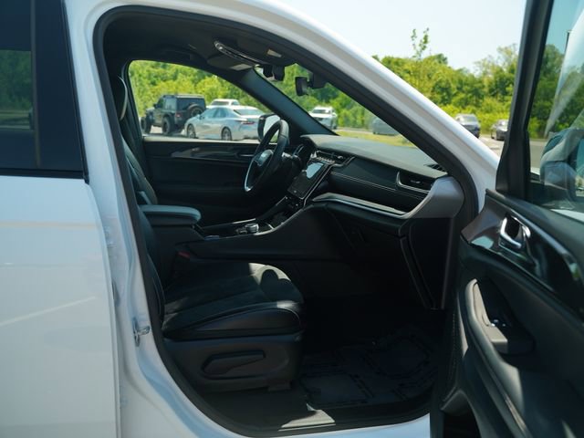 Used 2023 Jeep Grand Cherokee Altitude AWD/4WD image 20