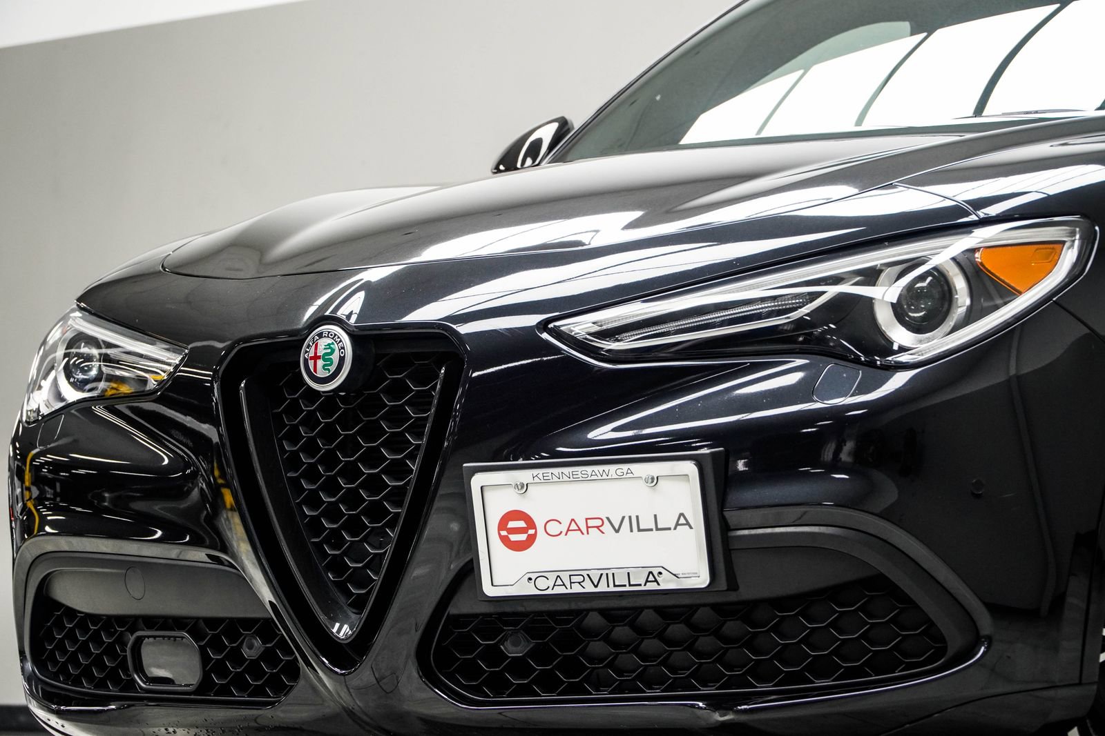 Used 2023 Alfa Romeo Stelvio Veloce image 2