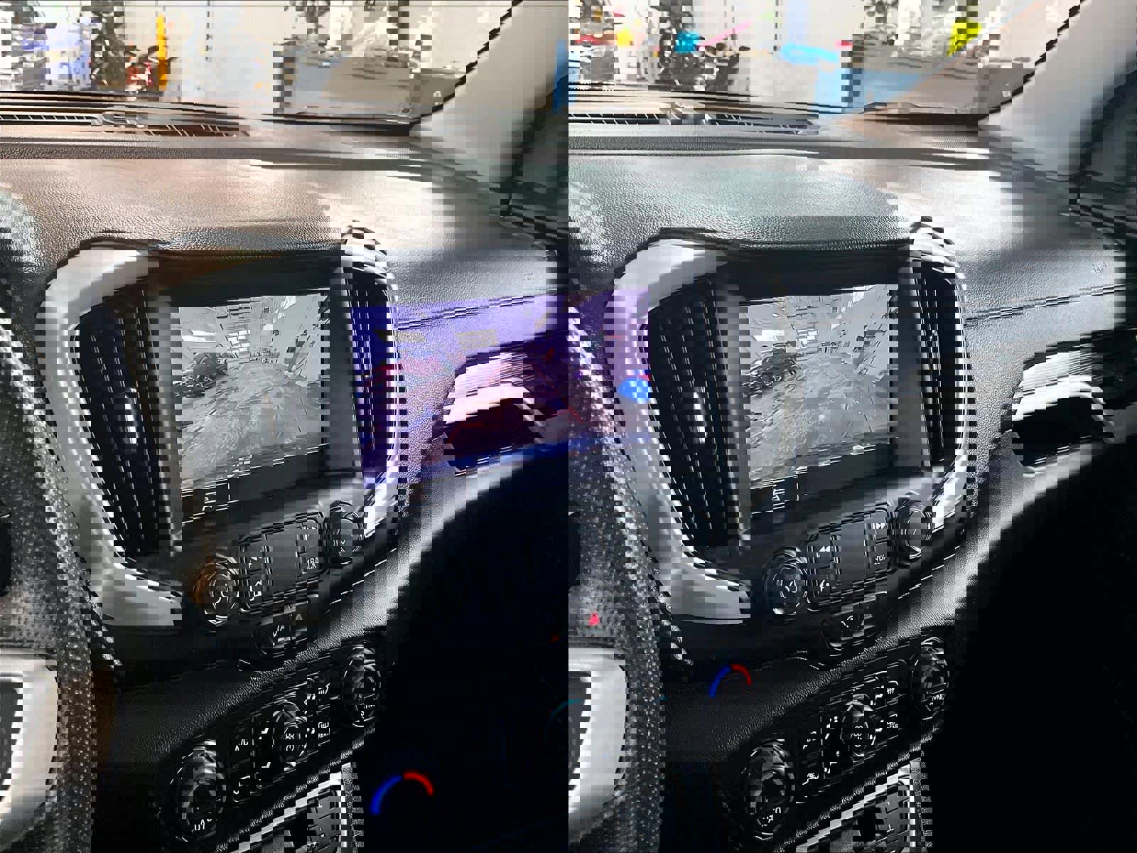 Used 2023 GMC Terrain SLE w/ Driver Convenience Package image 19