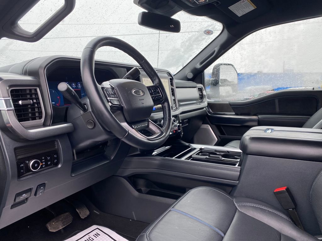 Used 2025 Ford F250 Platinum image 11