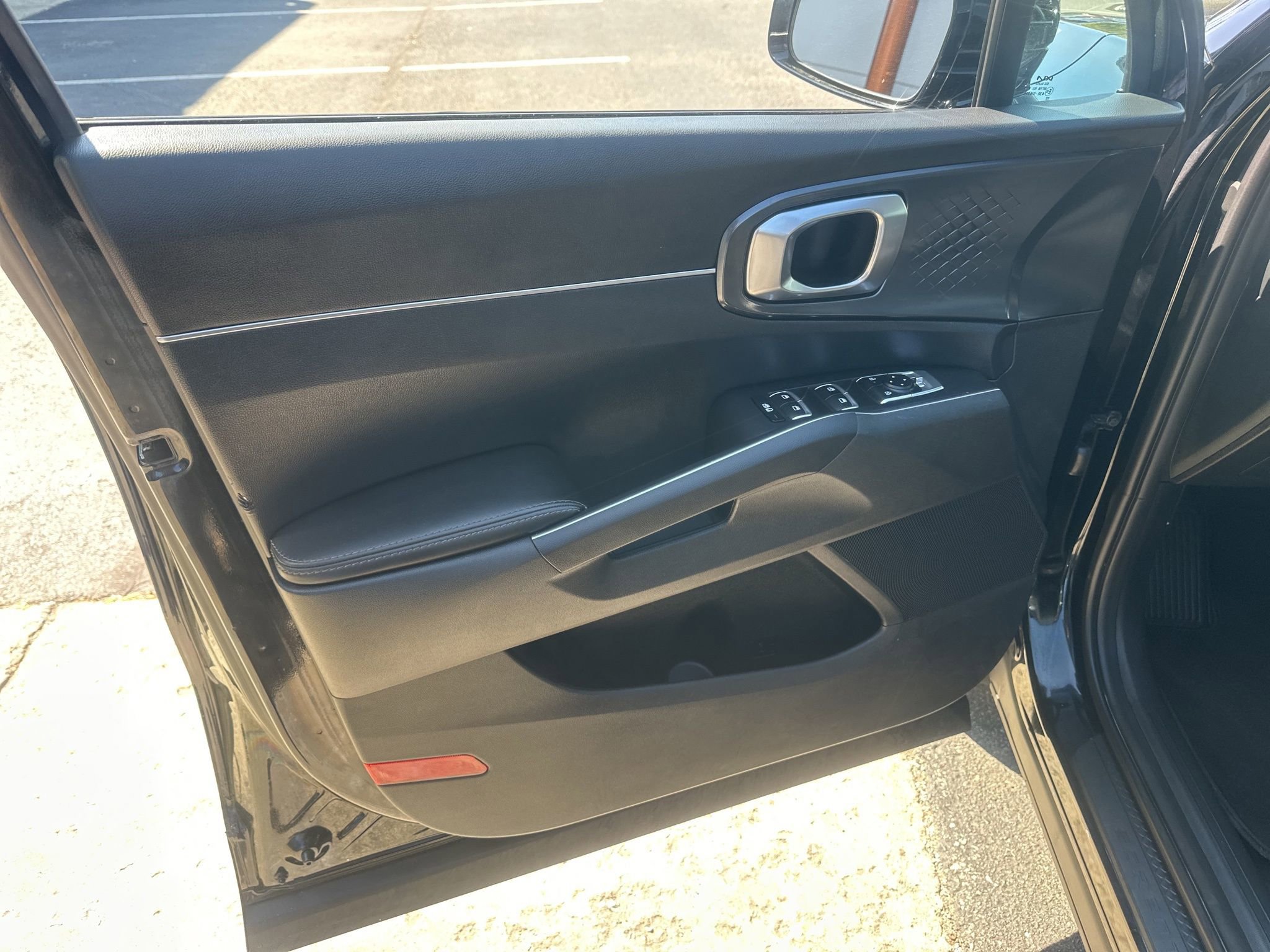 Used 2024 Kia Sorento S image 21