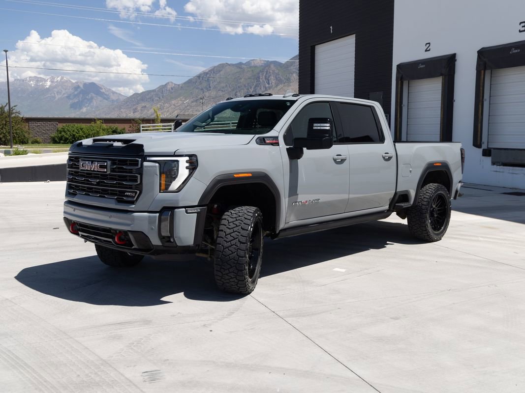 Used 2024 GMC Sierra 2500 AT4 w/ AT4 Premium Plus Package AWD/4WD image 5