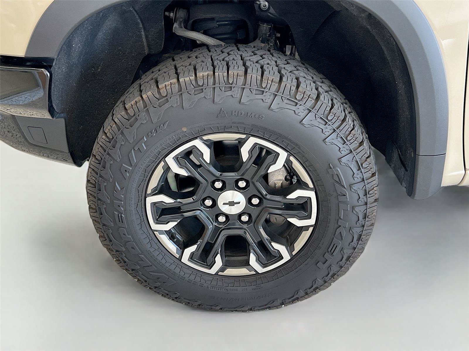Used 2022 Chevrolet Silverado 1500 ZR2 w/ Technology Package AWD/4WD image 30