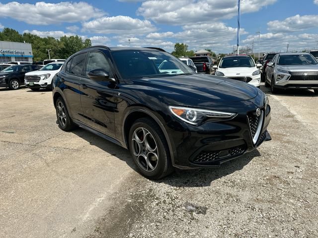 Used 2023 Alfa Romeo Stelvio Ti w/ Active Assist Plus Package AWD/4WD image 11