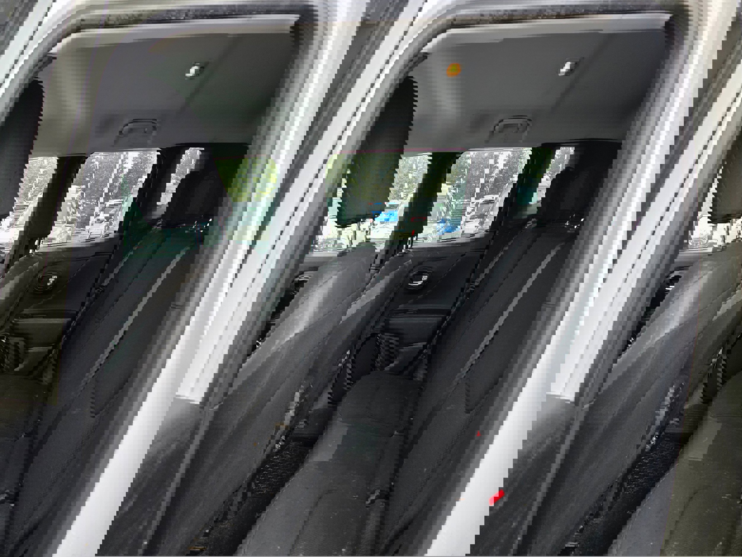 Used 2018 Jeep Renegade Altitude image 6