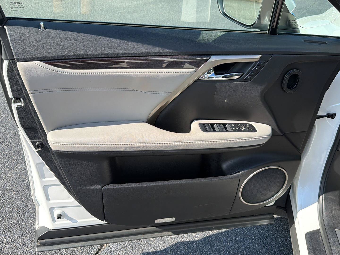 Used 2016 Lexus RX 350 FWD w/ Luxury Package image 17