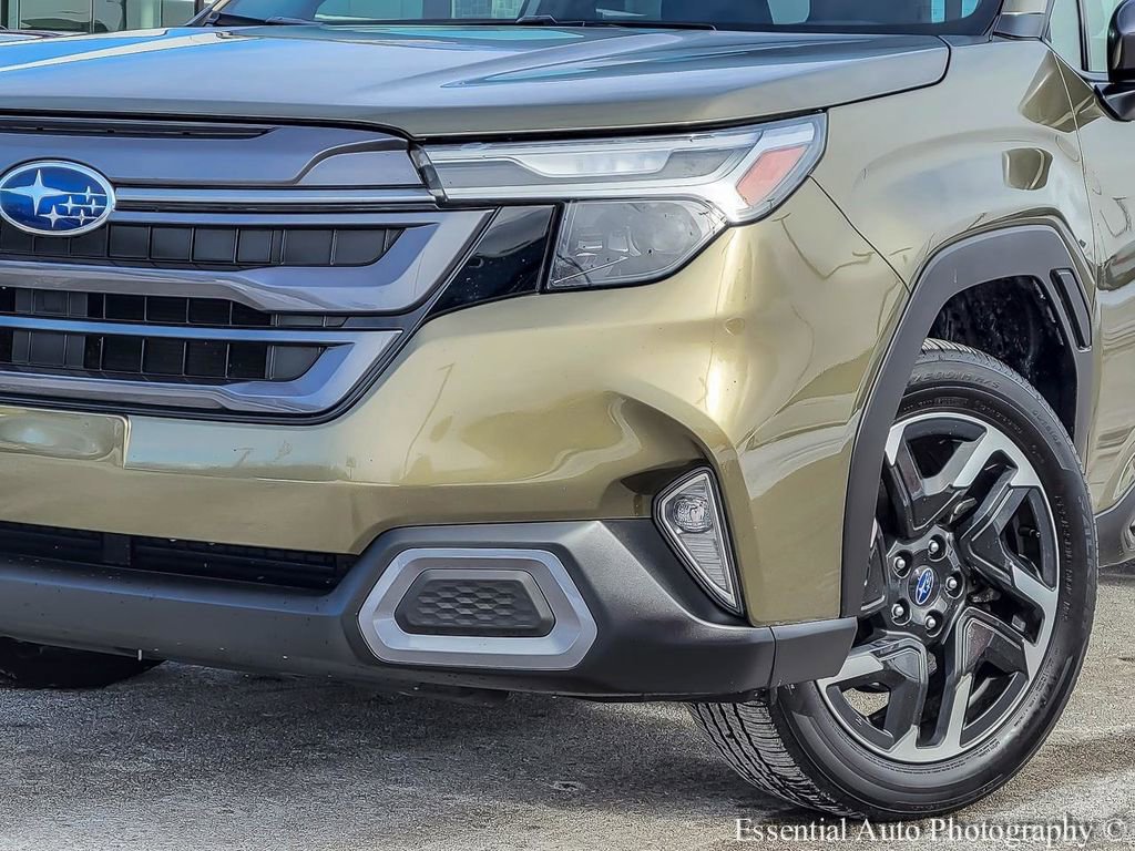 Used 2025 Subaru Forester Limited w/ Popular Package #2 AWD/4WD image 3