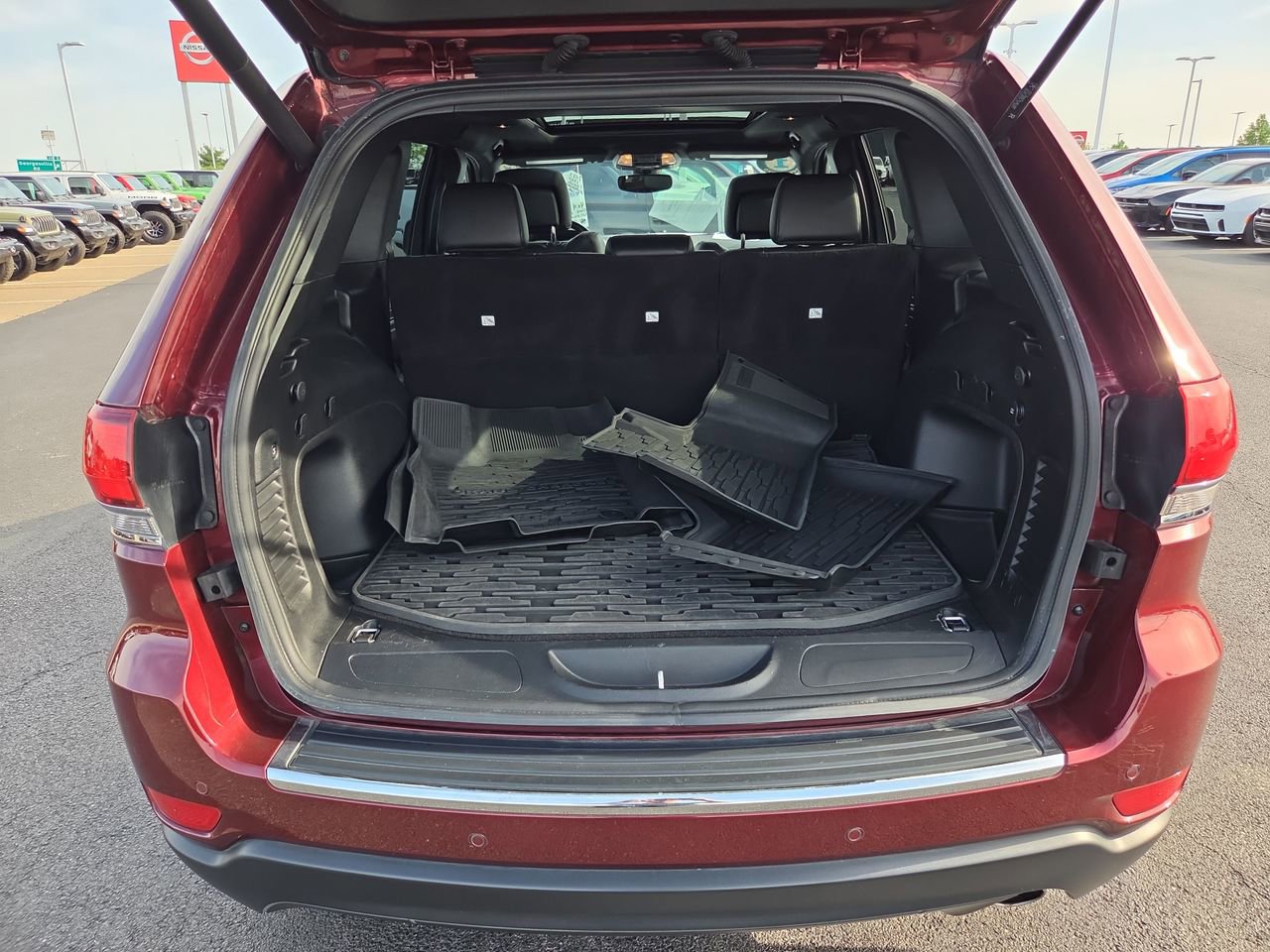 Used 2022 Jeep Grand Cherokee Limited image 13