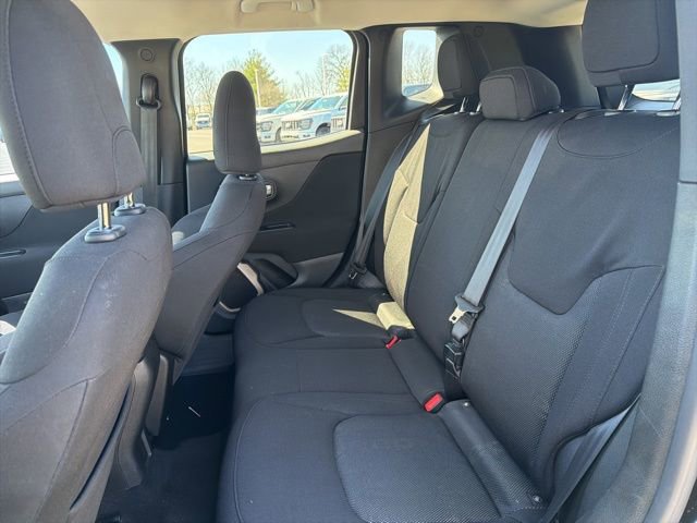Used 2016 Jeep Renegade Latitude image 13
