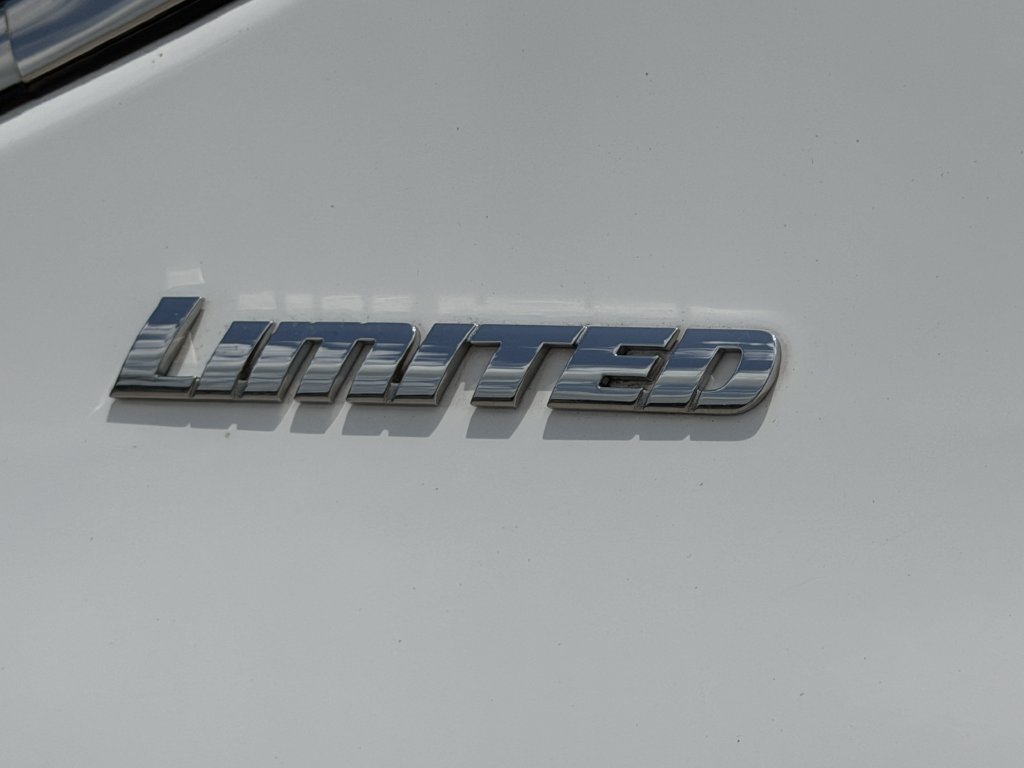 Used 2024 Toyota Tundra Limited AWD/4WD image 11