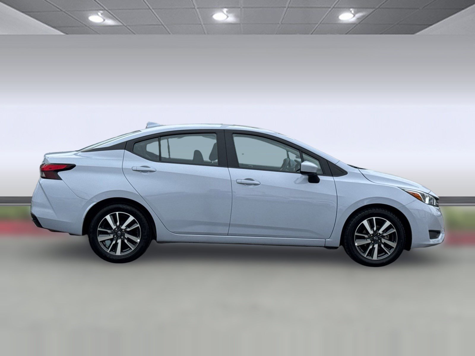 Used 2024 Nissan Versa SV FWD image 7